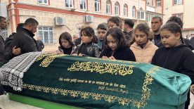 Gebze’de Servis Minibüsünün Çarptığı 10 Yaşındaki Miraç İslam Efe Son Yolculuğuna Uğurlandı