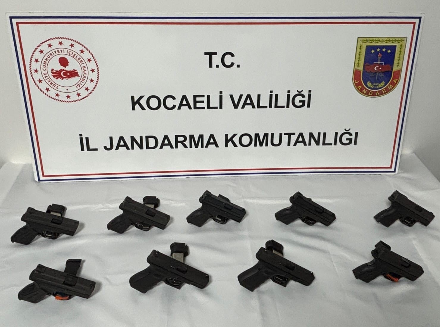 Kocaeli’de Jandarmadan Kaçakçılık ve Silah Operasyonu