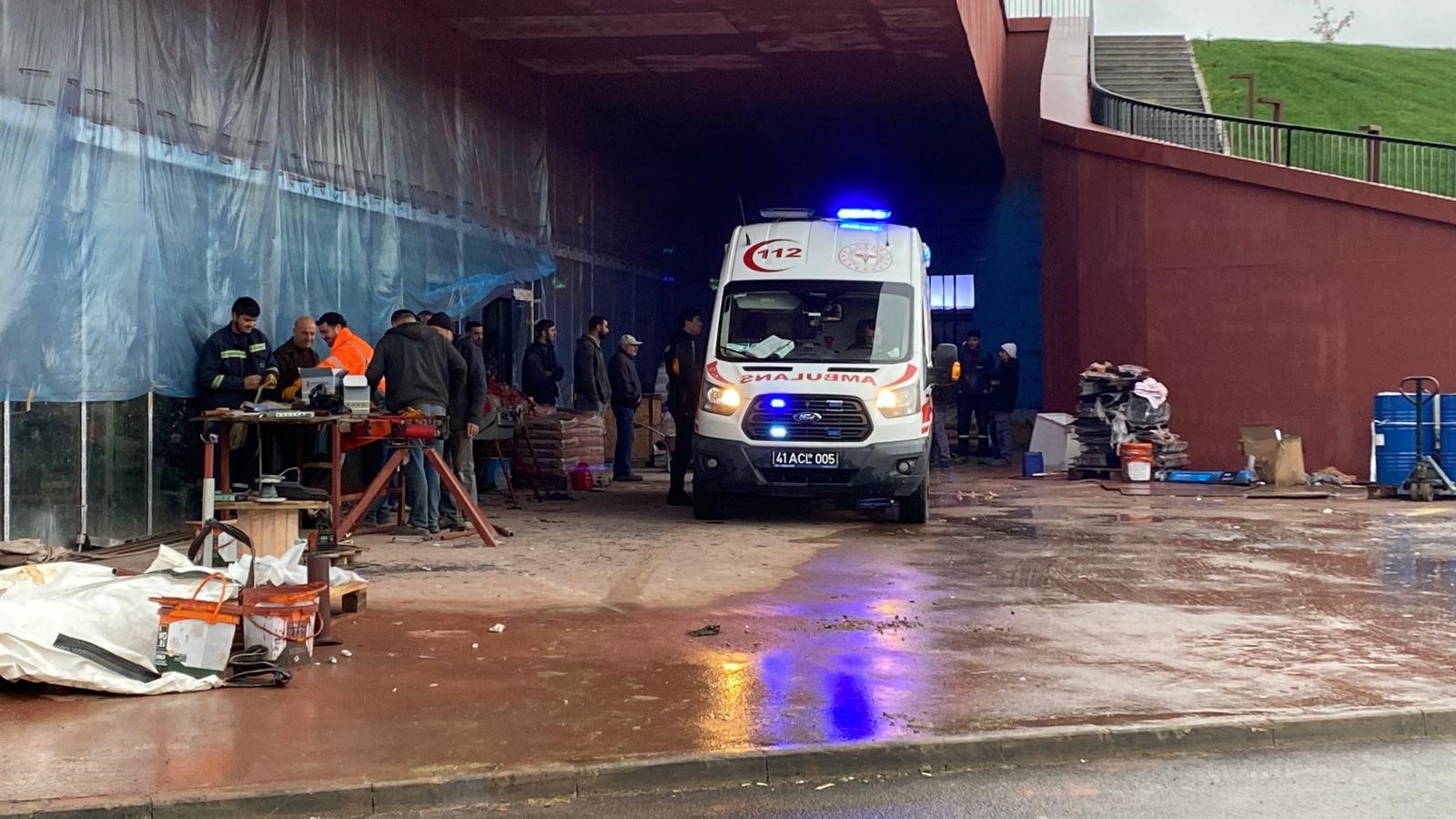 İzmit’te şantiyede talihsiz kaza: İşçi boş akvaryuma düştü