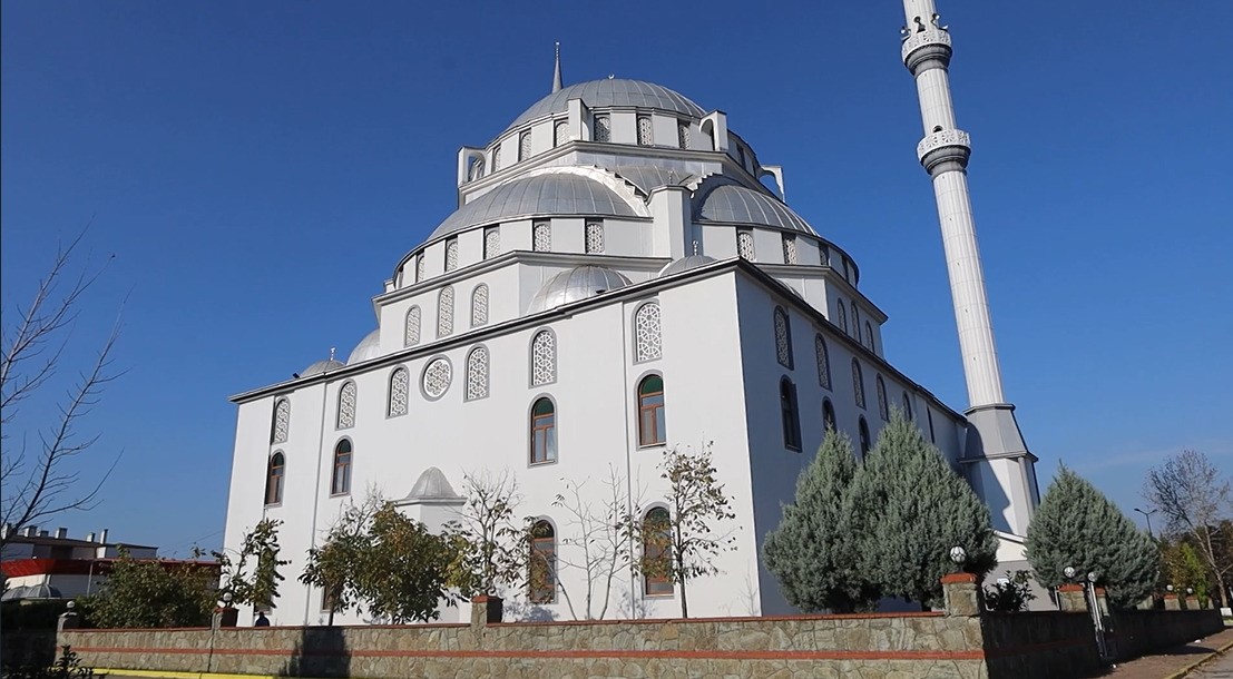 Kartepe’deki Sultan Abdülhamit Han Camii yenilendi