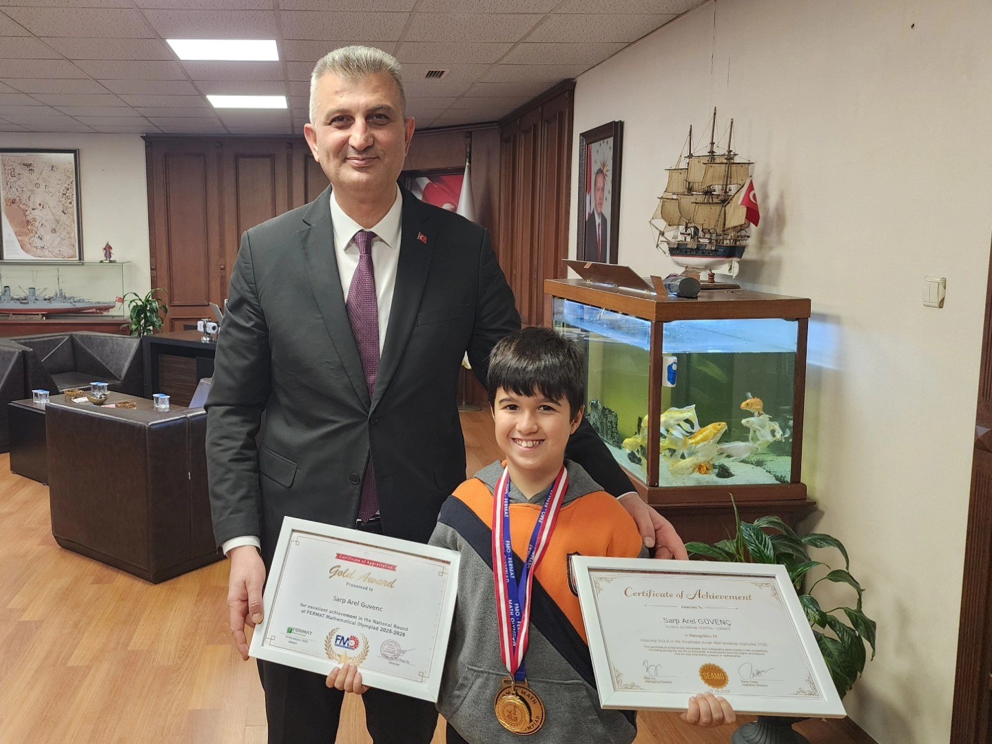 Gölcük’ten Matematikte Büyük Başarı: Minik Öğrenci 3 Altın Madalya ile Döndü