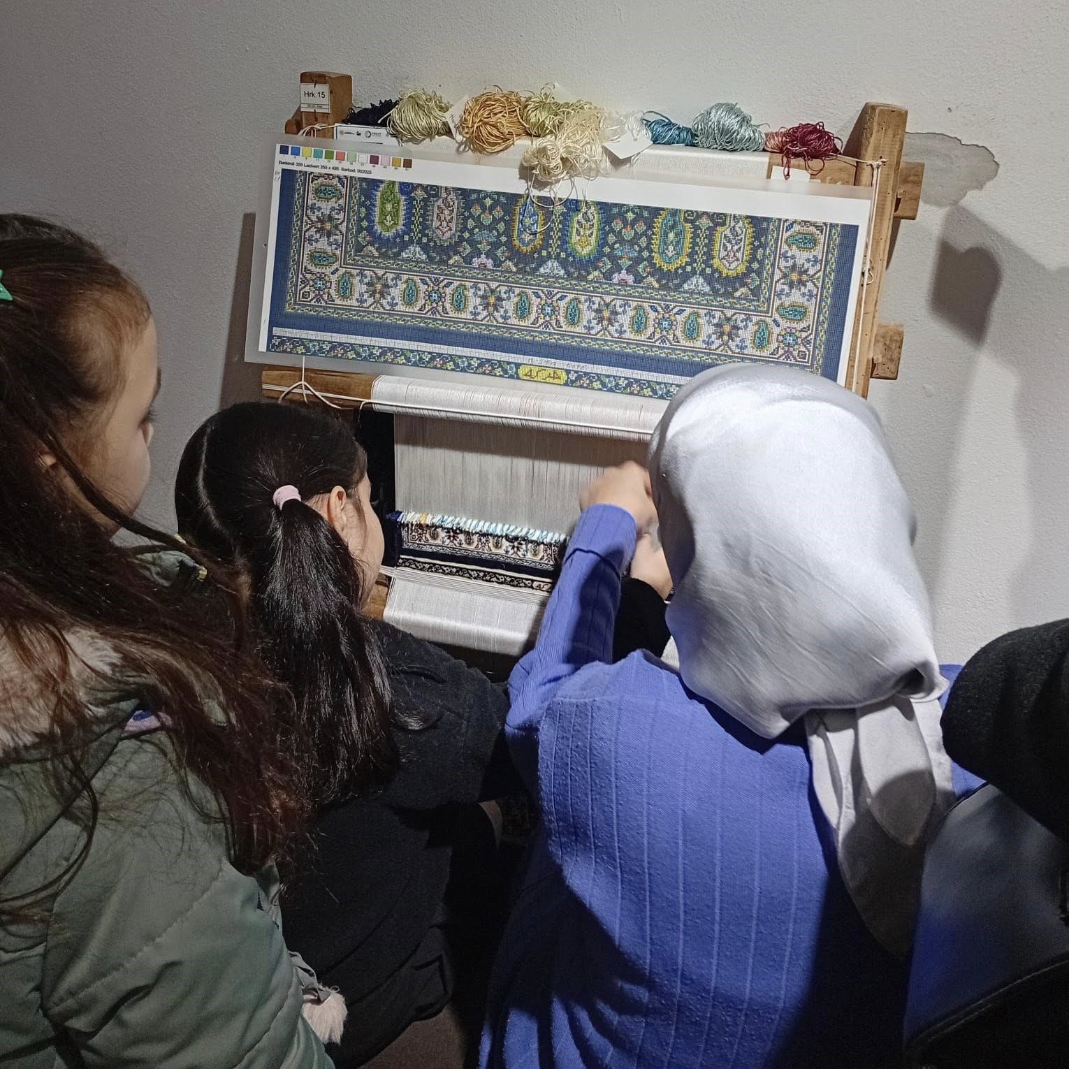 Hereke Halısının Yolculuğunu Minik Öğrenciler Yerinde Keşfetti