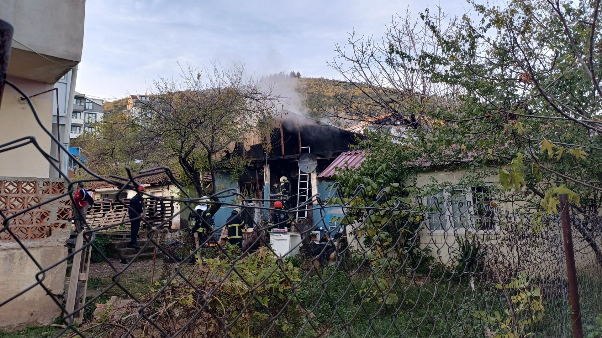 Çakmak gazı faciası: 77 yaşındaki kadın alevlerin arasından kurtarıldı