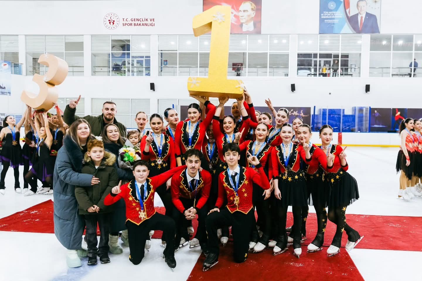 Kocaeli’nin buz patencileri Ankara’da zirveyi bırakmadı