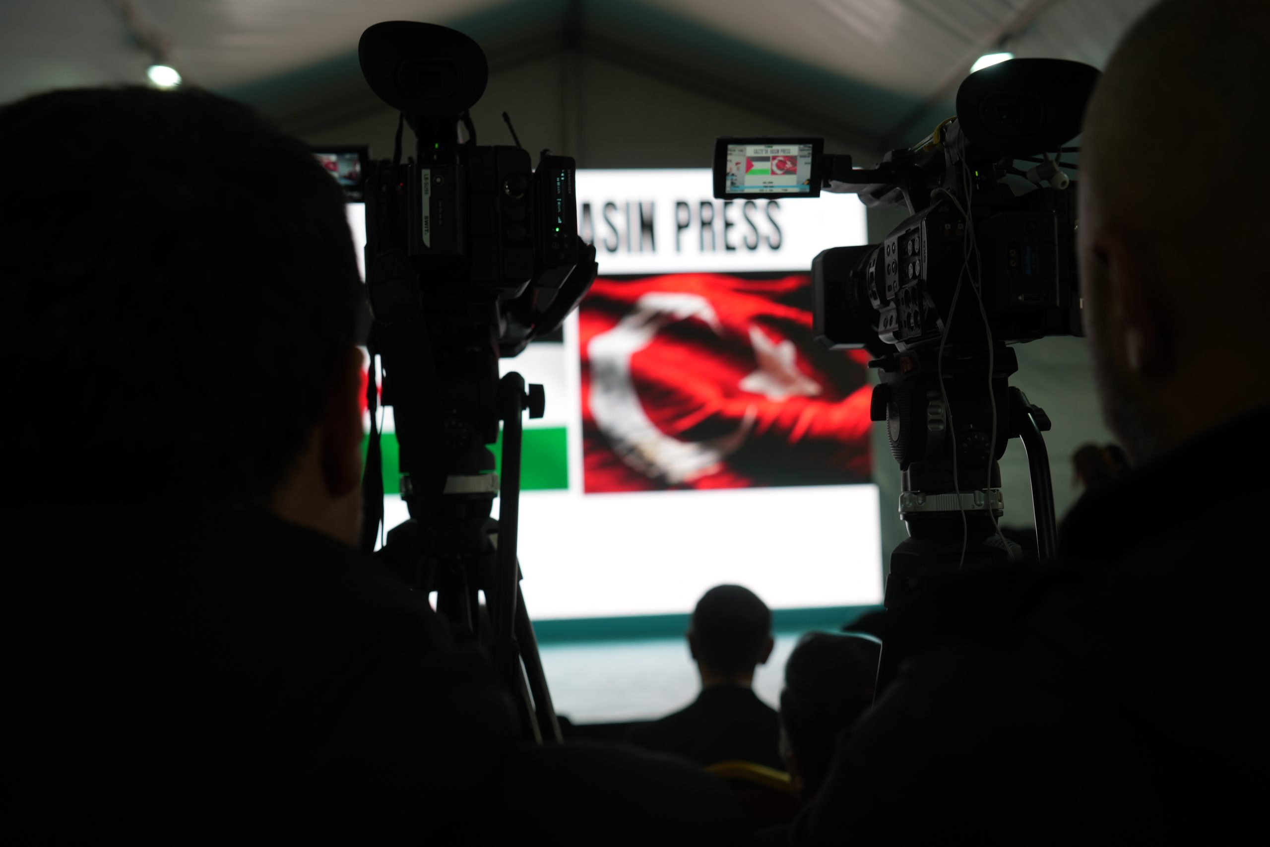 “Gazze’nin Sesi Olun”: Bacağını Kaybeden Gazzeli Kameraman Kocaeli’de Meslektaşlarına Seslendi