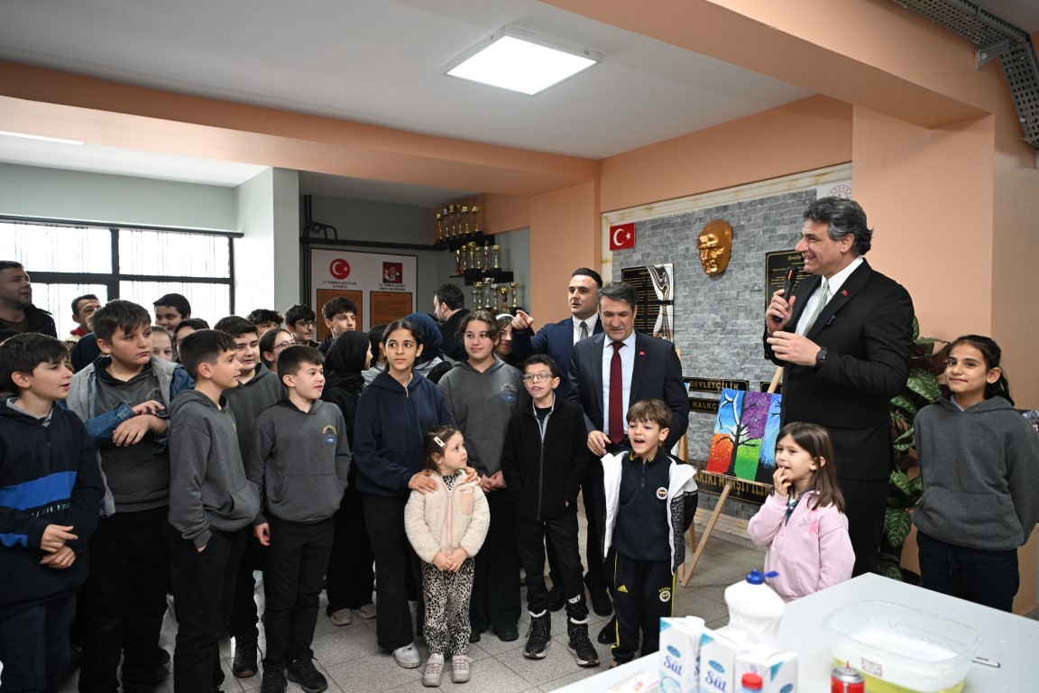 Kartepe’de Başkan Kocaman’dan Okul Ziyaretleri