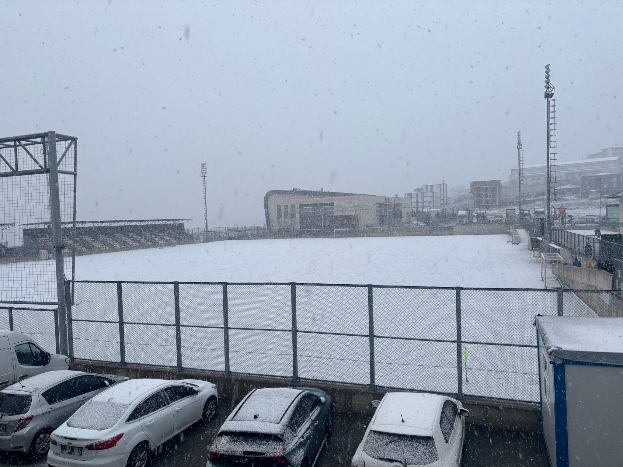 Yoğun kar yağışı nedeniyle maç iptal edildi