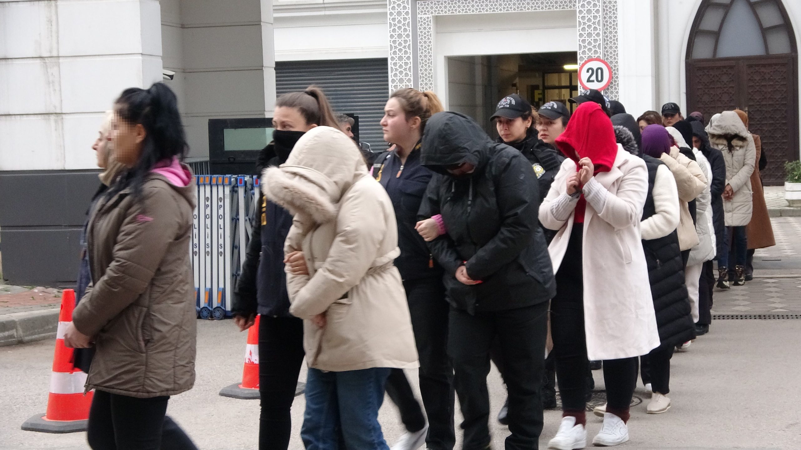 28 ilde yasa dışı bahis operasyonu: 61 şüpheli adliyede