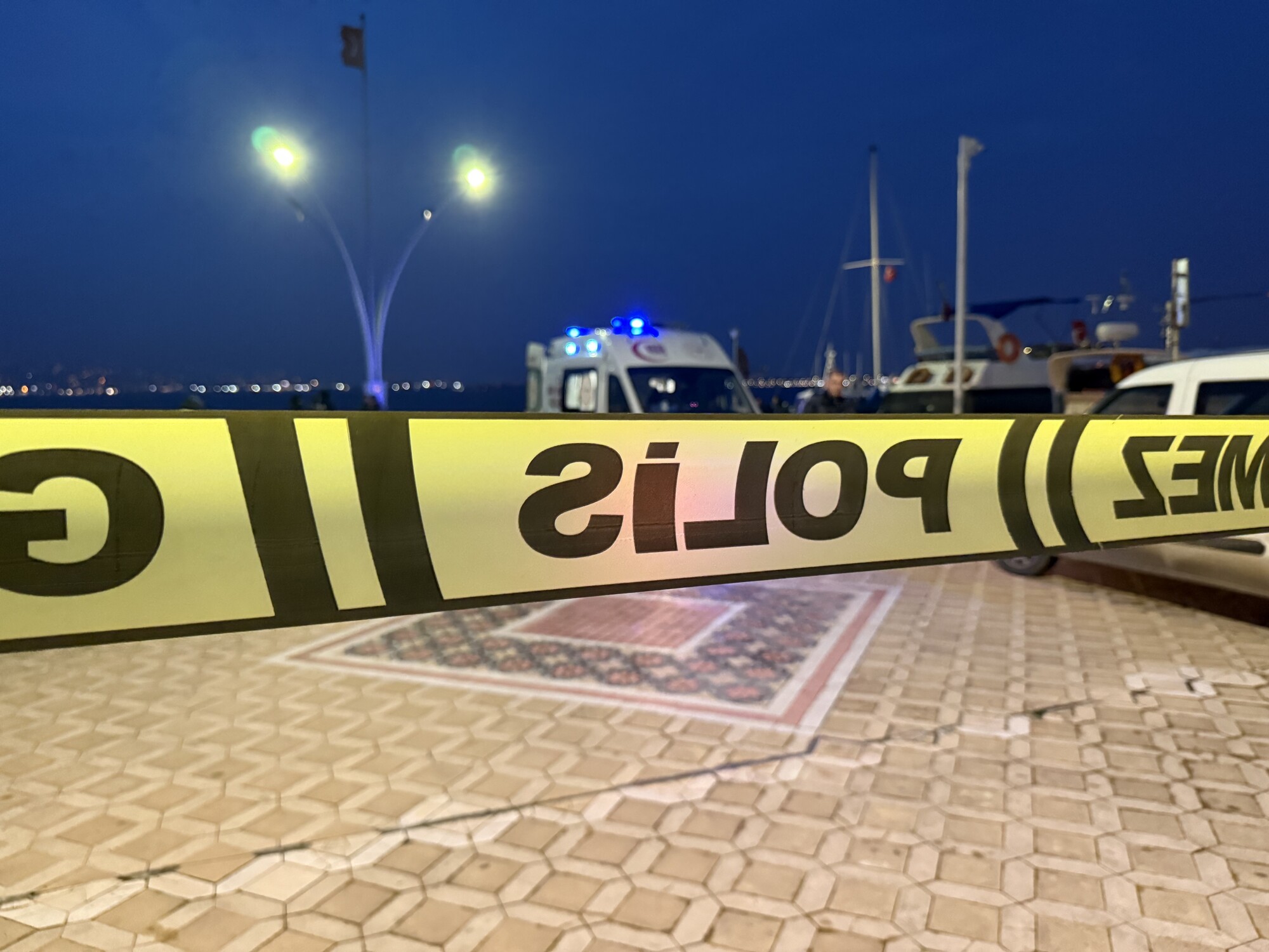 Balıkçıların ihbarı üzerine denizde dalgıç kıyafetli ceset bulundu