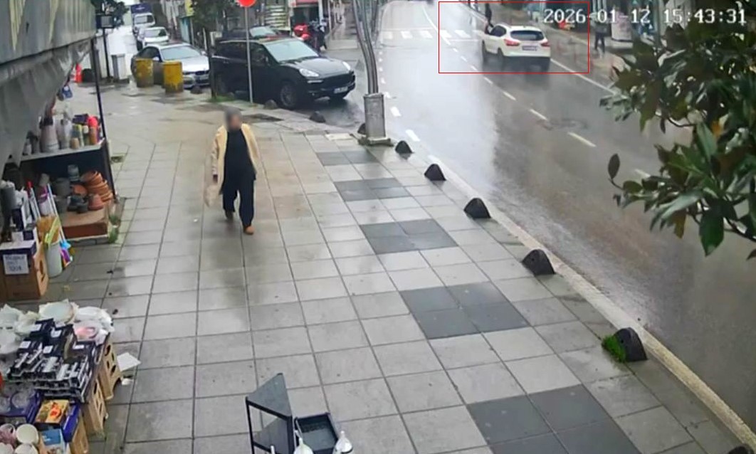 Yaya geçidinde çarpılan kadın 12 gün sonra yaşamını yitirdi