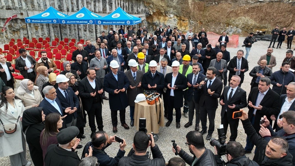 Dilovası Kent Meydanı Projesi için ilk adım atıldı