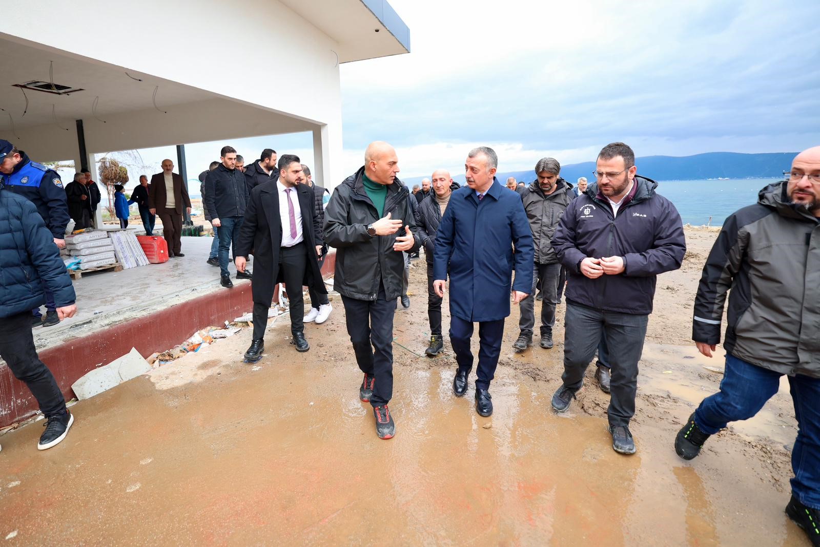 Ulaşlı’da üç çalışma son aşamada: Sahil, kafe ve alt geçitle yeni merkez doğuyor