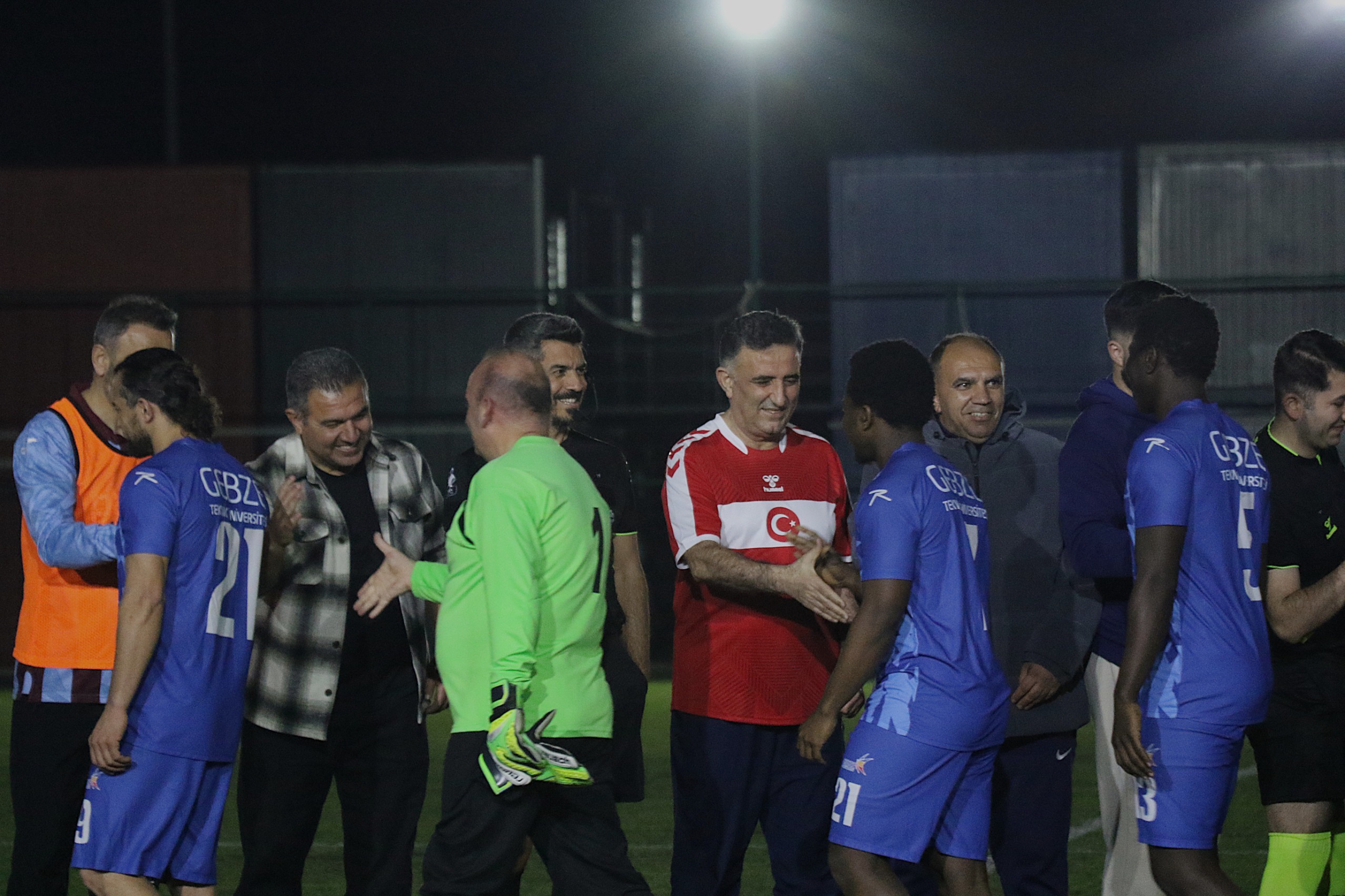 GTÜ Sahasında Dostluk Rüzgarı: İş ve Spor Dünyası Yeşil Sahada Buluştu