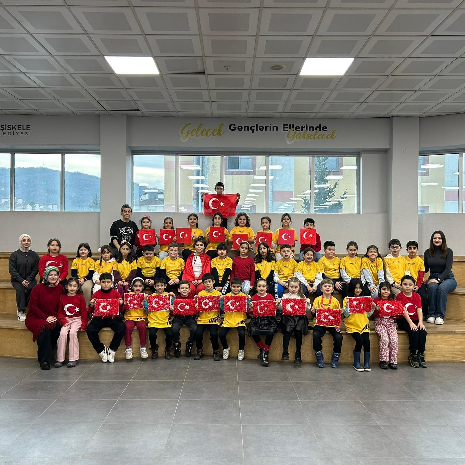 Ala Mekan’da atölyeler bayrak bilinciyle başladı