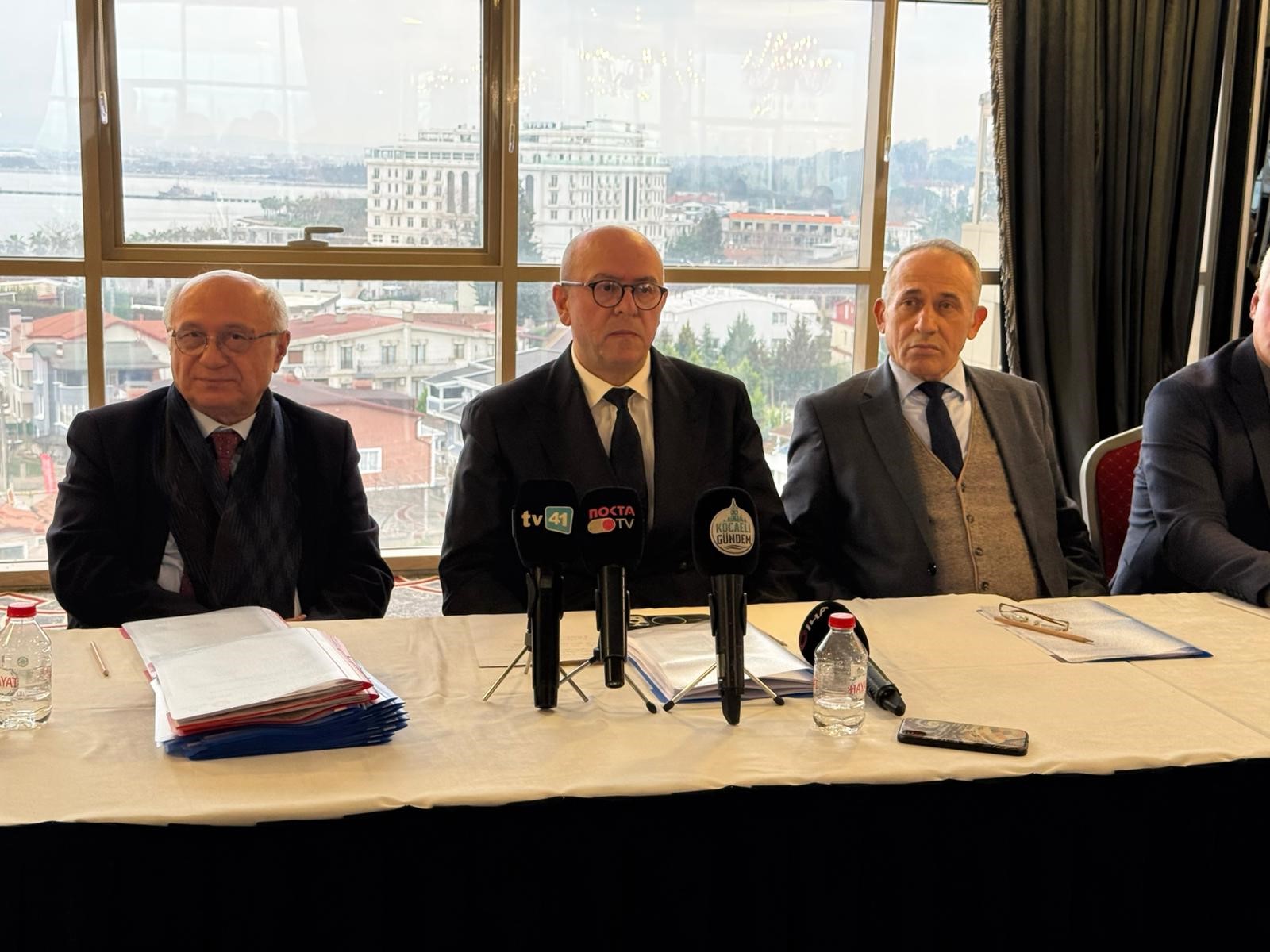 Lastik Sektöründe Dev Pazarlık Başladı: 4 Bin 500 İşçinin Gözü Bu Masada