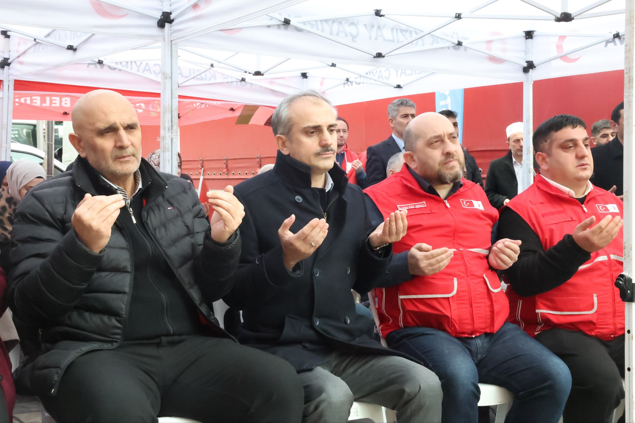 Çayırova’dan Gazze’ye 2 Yardım Tırı Dualarla Yola Çıktı