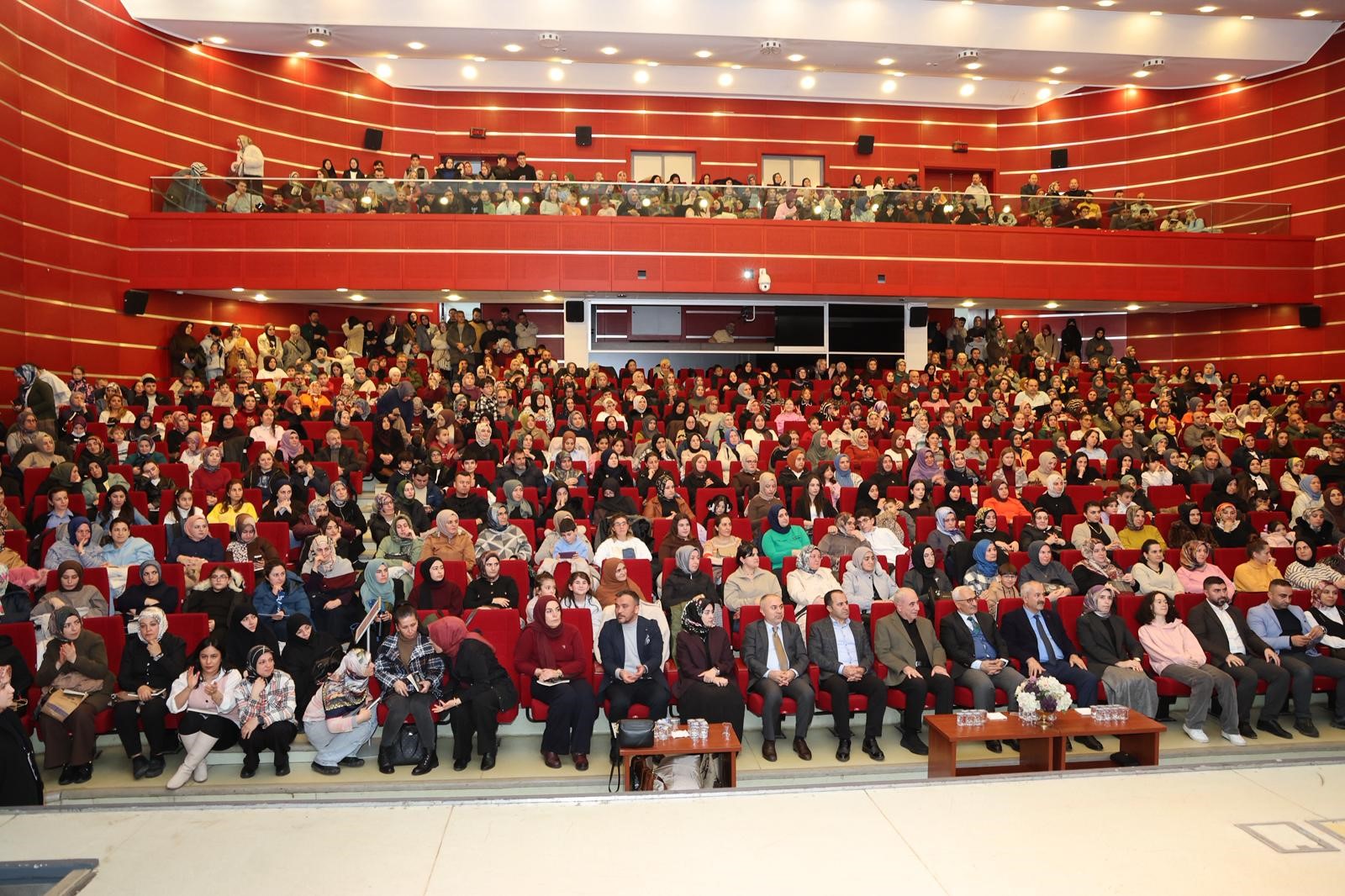 “Gebze Okur” Nurullah Genç ile Buluştu: “Başarılı Olmak Zorundayız”