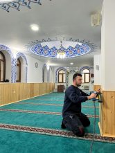 Gölcük Yunus Emre Camii’nde Ramazan Hazırlığı: A Takımı’ndan Estetik Dokunuş
