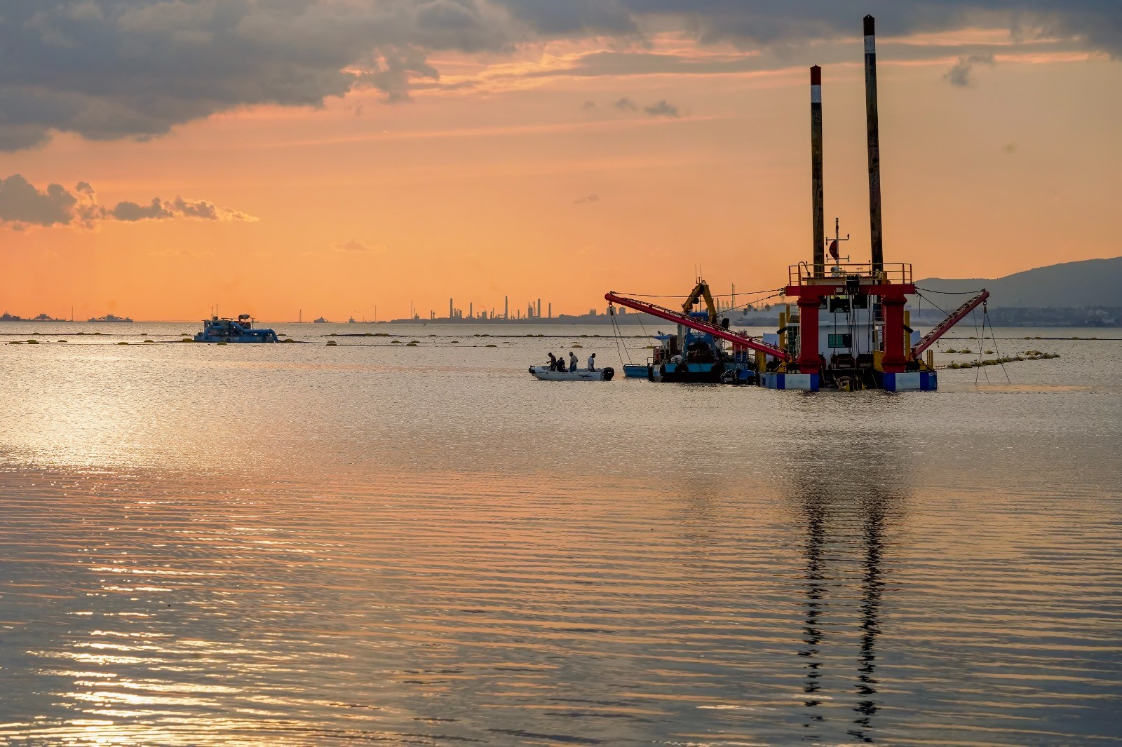 İzmit Körfezi Nefes Alıyor: 1 Milyon 750 Bin Metreküp Dip Çamuru Temizlendi