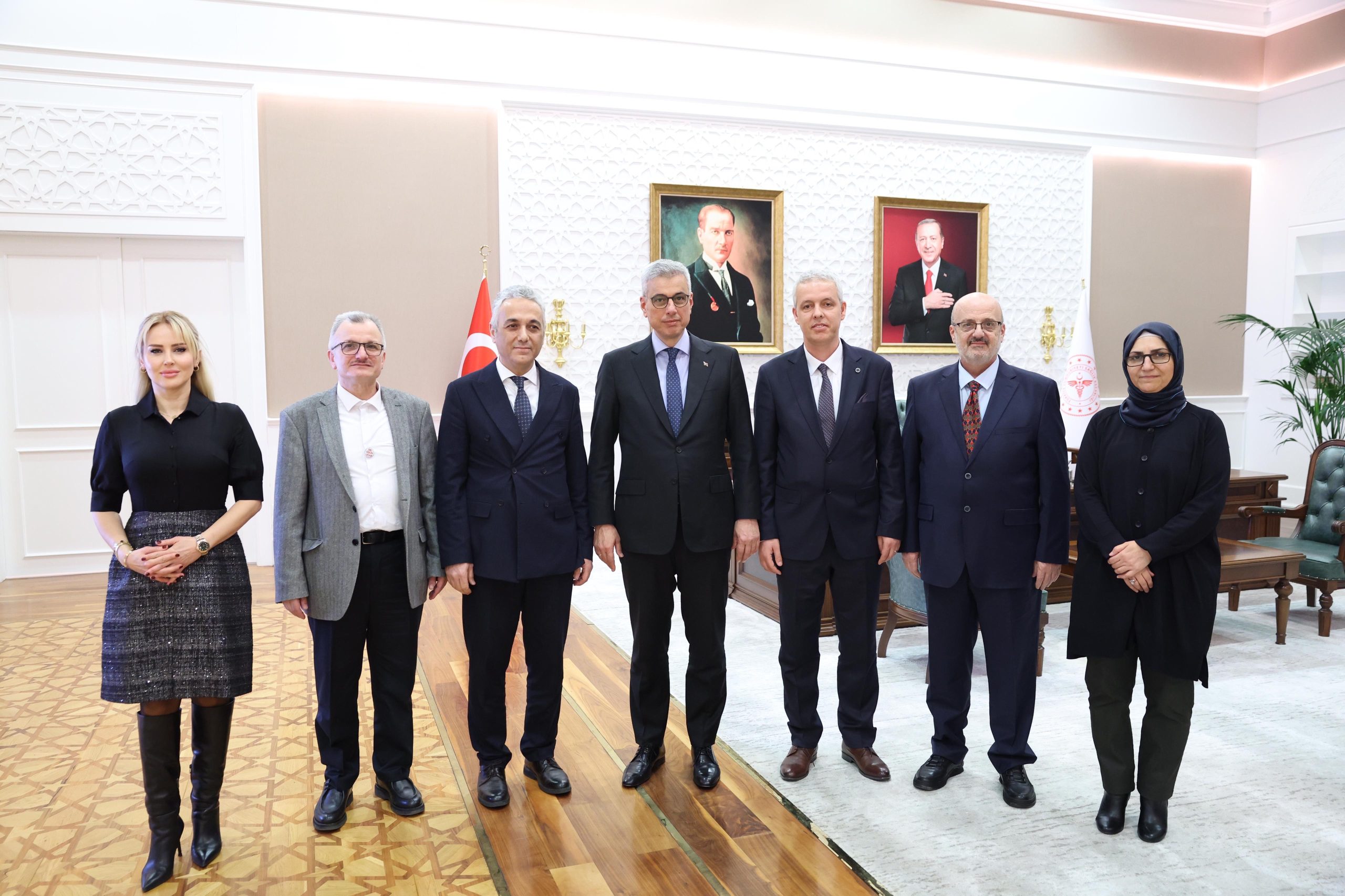 Hekimsen’den Sağlık Bakanlığı’na “Meslek Kanunu” Çıkarması