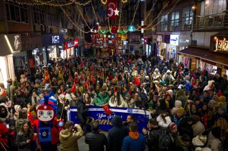 Gebze’de Ramazan Coşkusu: Fener Alayı ile Tarihi Yürüyüş