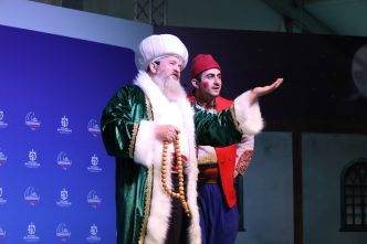 İzmit Kent Meydanı’nda Ramazan Coşkusu: Binlerce Kişi Aynı Sofrada Buluşuyor