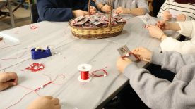 Beyaz Kalpler’den Camdan Kalpler: Öğrencilerden 8 Mart’a El Emeği Vefa