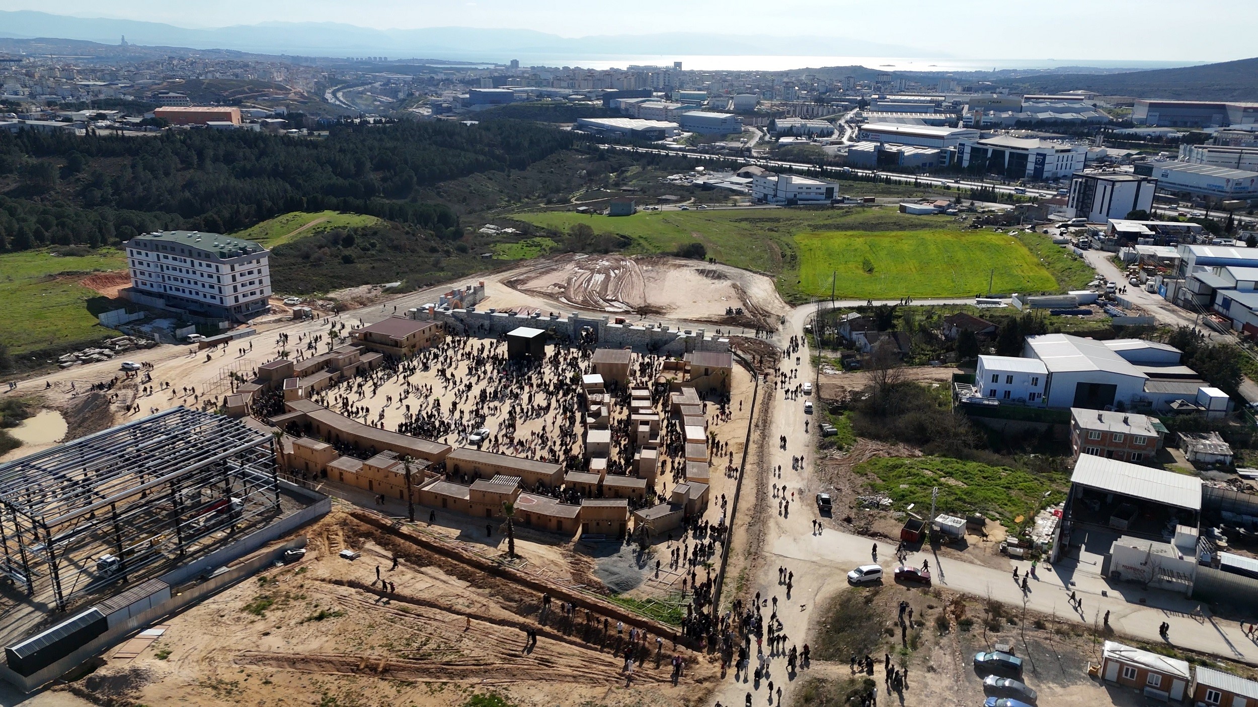 Çayırova’da Tarihe Yolculuk: Mekke Film Platosu Ziyaretçi Akınına Uğradı