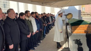 Futbol Dünyasının Acı Günü: Mesut Özdemir Babasını Son Yolculuğuna Uğurladı