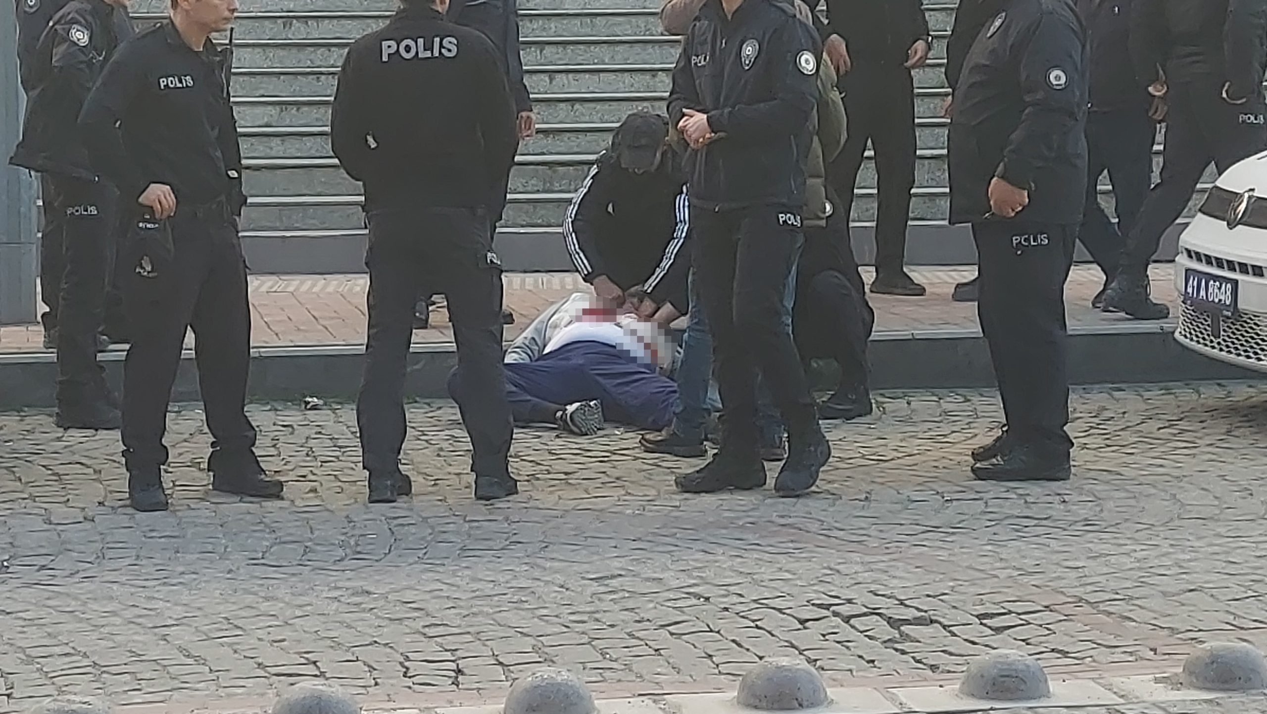 Kocaeli Adliyesi Önünde Dehşet: İstismar İddiası Kanlı Bitti