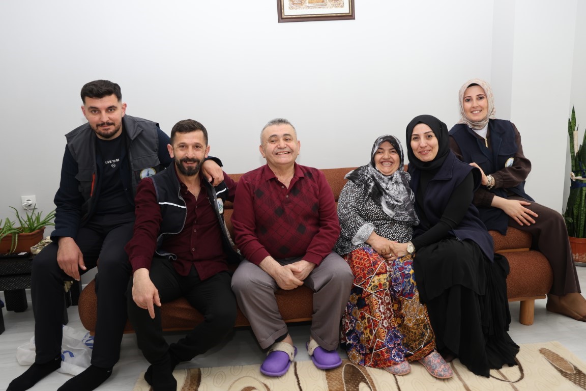 Kartepe’de Vefa Buluşması: “Alo Evlat” Büyüklerini Unutmadı