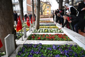 Kocaeli Şehitliklerinde Bayram Hüznü: Dualar Kahramanlar İçin Edildi