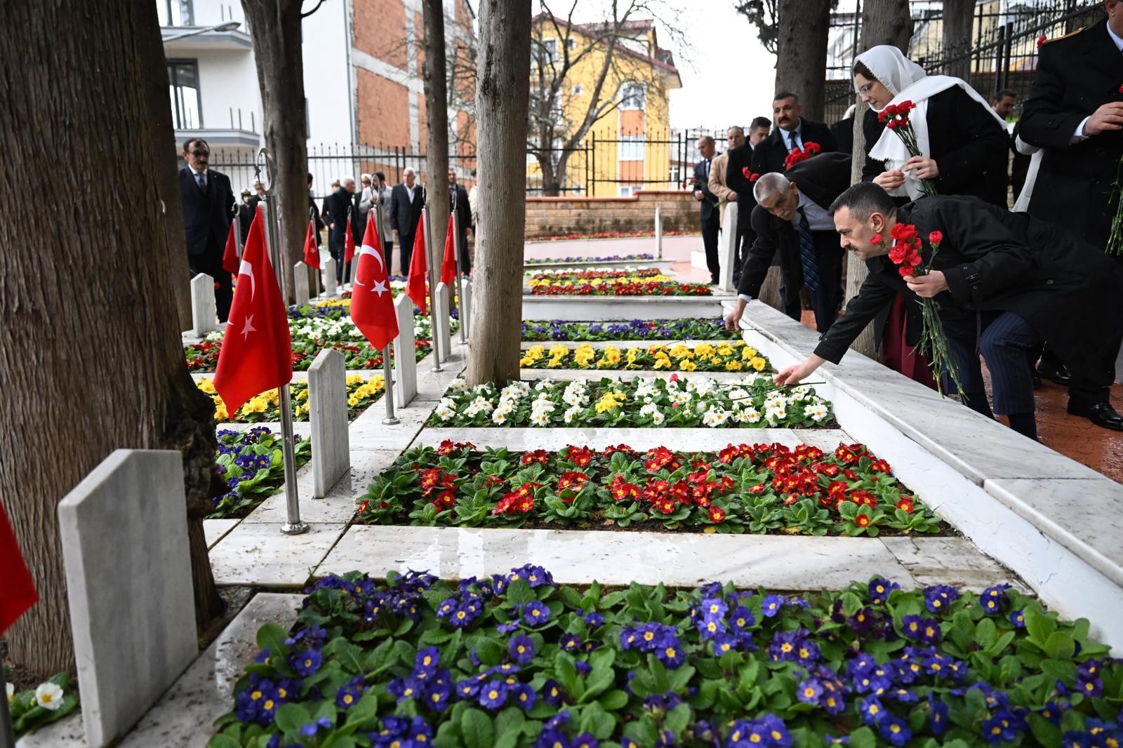 Kocaeli Şehitliklerinde Bayram Hüznü: Dualar Kahramanlar İçin Edildi