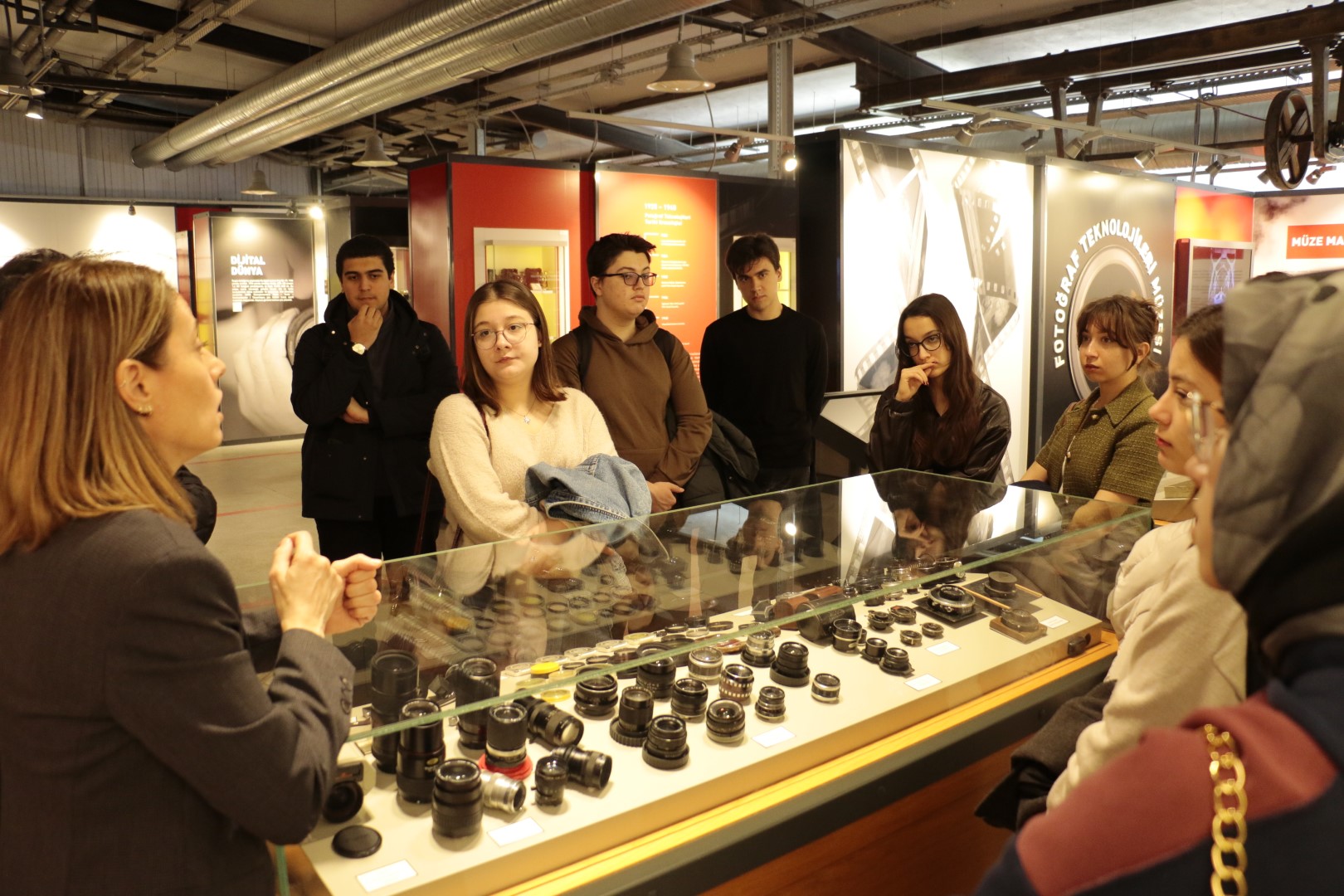 Kocaeli’de Fotoğrafın Tarihsel Yolculuğu: Tıp Öğrencileri Müzede Eğitime Çıktı
