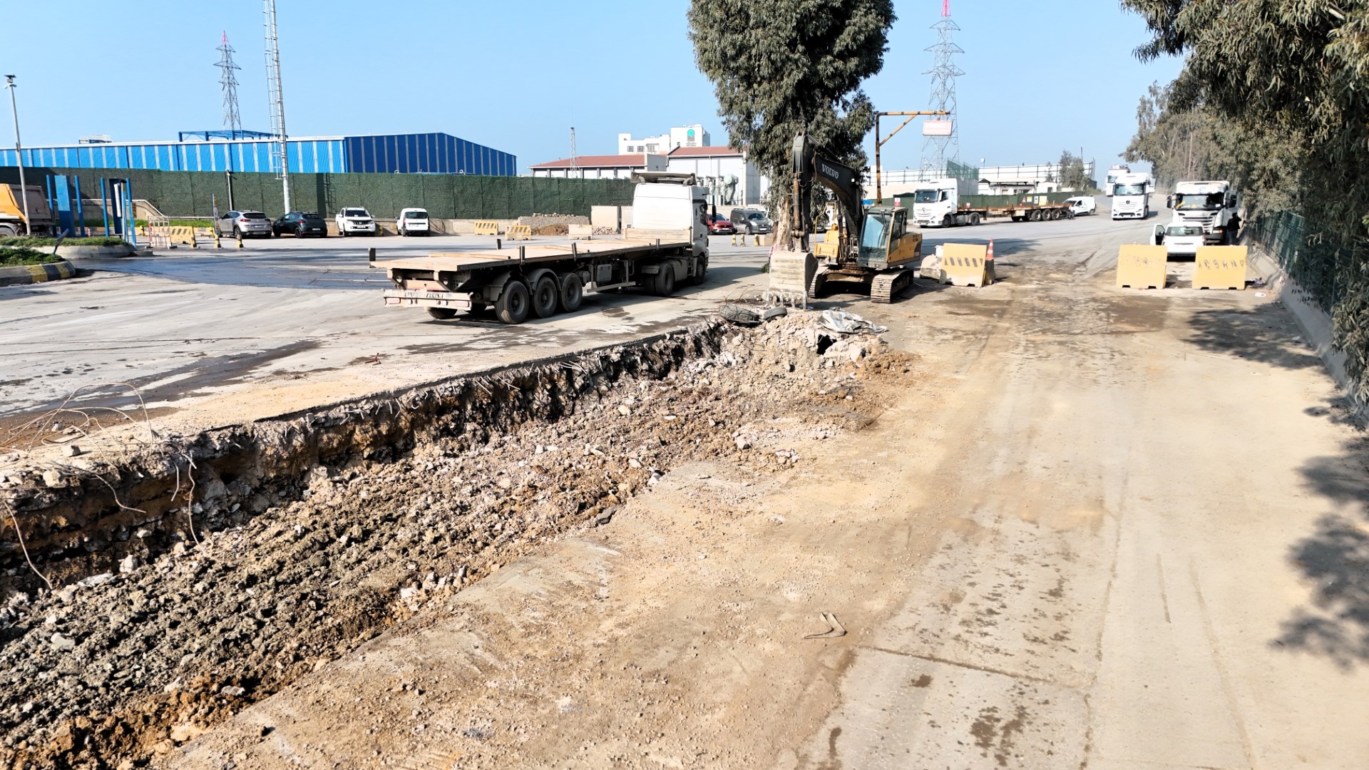 Darıca Dutluk Sokak’a Büyükşehir Neşteri: Ağır Tonajlı Yükten Kurtuluyor