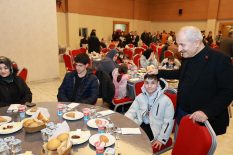 Gebze’de Gönül Sofrası: Yetim ve Öksüz Çocuklar İftarda Buluştu